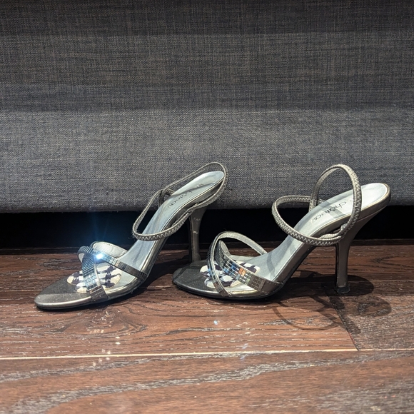 Le Chateau Heels - Picture 2 of 4